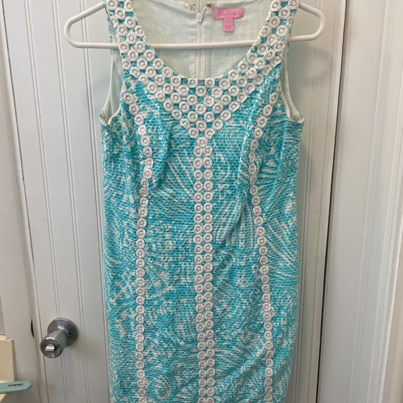 Lilly Pulitzer Macfarlane Shift Dress "Sea Cups" print in Teal - Picture 2 of 9